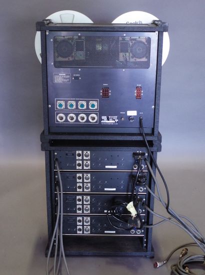 Magnétophone professionnel à bandes Otari...