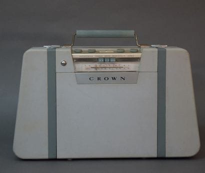CROWN, rare valise électrophone et radio...