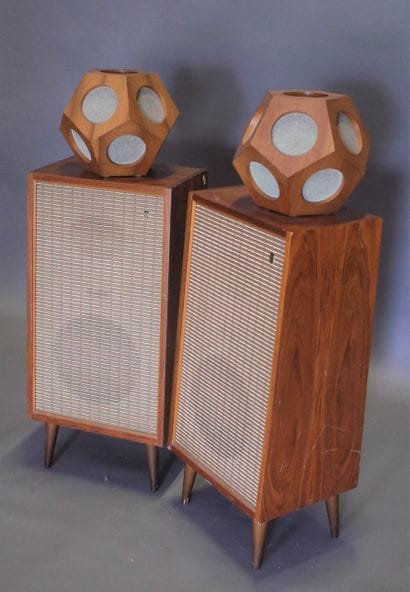 GRUNDIG BOX V 

Rares paire d’enceintes des...