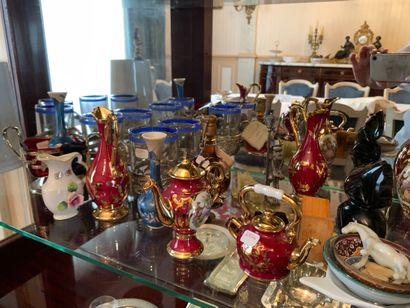 
Lot de bibelots divers et vaisselles
