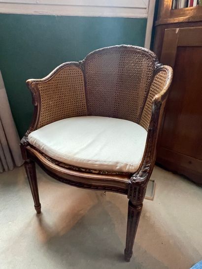 *Fauteuil de bureau tripode canné (accident)

Style...