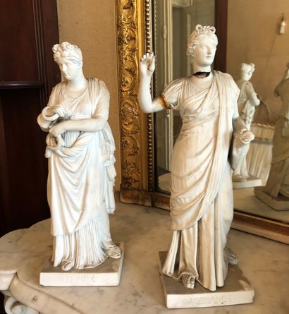 Deux statuettes en biscuit de la manufacture...