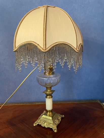 *Lampe à pétrole montée à l'électricité

Hauteur...