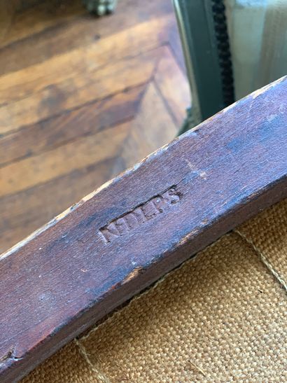 Fauteuil en bois naturel mouluré et sculpté

Époque...