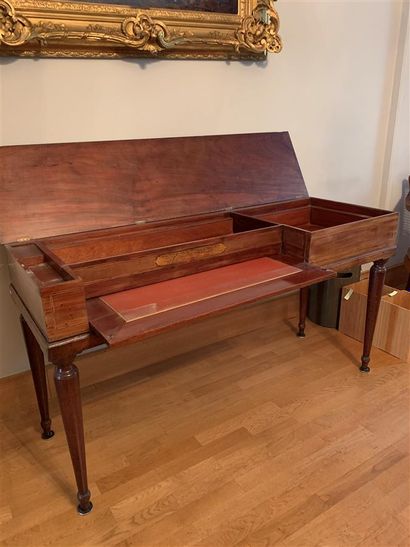 
Piano forte en bois de placage d'acajou...