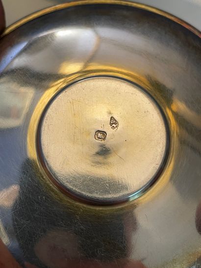 *Petite tasse et sa sous-tasse en argent...