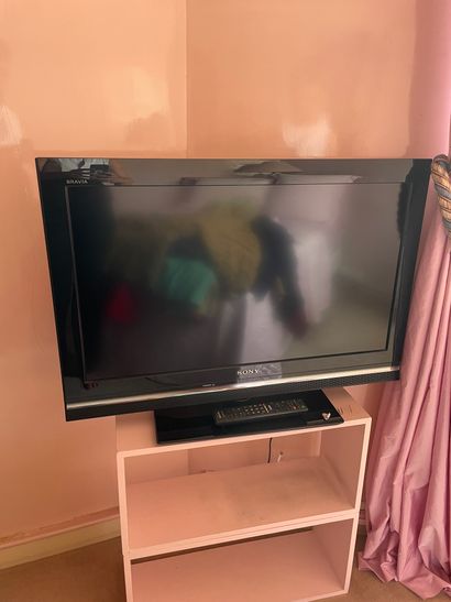Télévision Sony et sa télécommande

Diamètre...