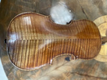 Un violon (usures)