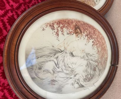 
Deux gravures représentant des femmes, signées...