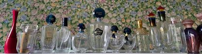 *Lot de flacons de parfum

(* Vendu sur autorité...