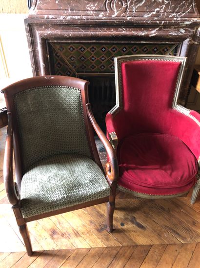 Fauteuil gondole en acajou (châssis accidenté)

XIXe...
