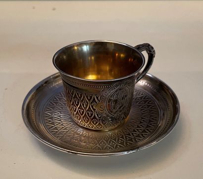 *Petite tasse et sa sous-tasse en argent...