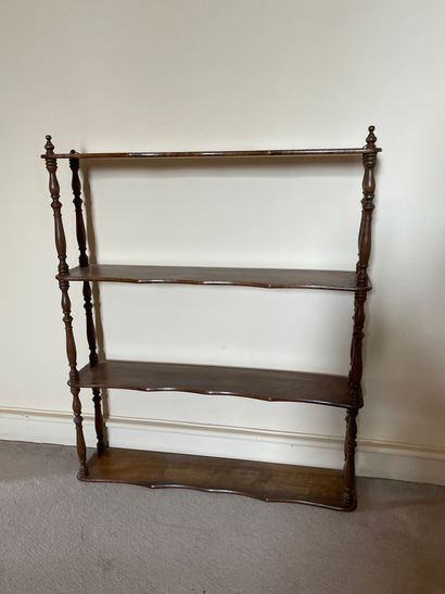 Petite étagère murale en bois à quatre tablettes...