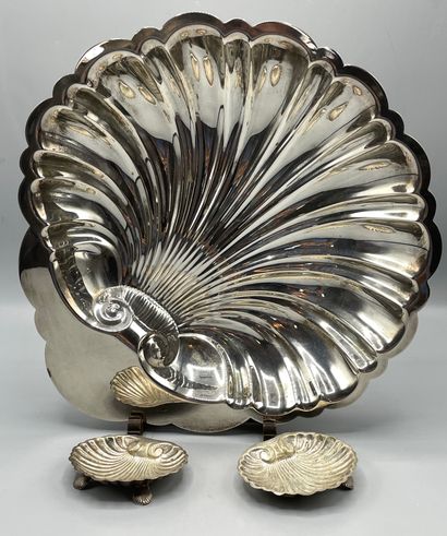 Bread basket in silver plated metal simulating...