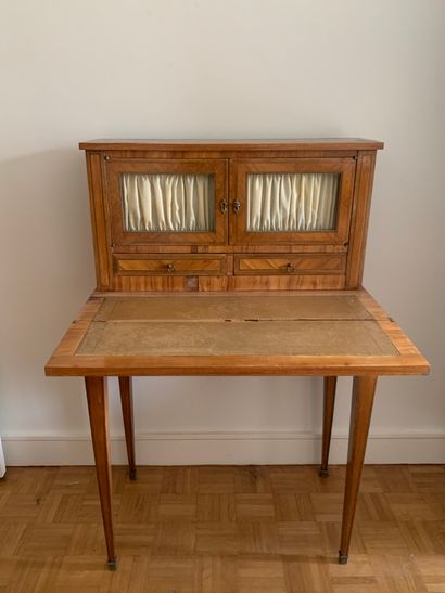 Bureau bonheur du jour en bois de placage...