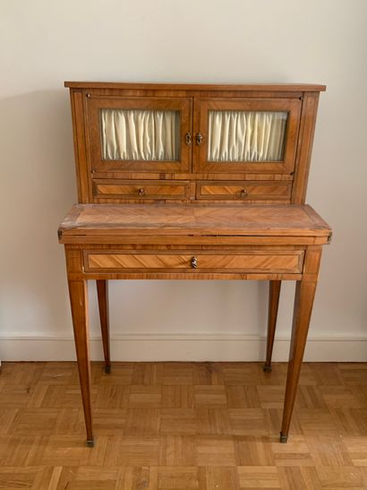 Bureau bonheur du jour en bois de placage...
