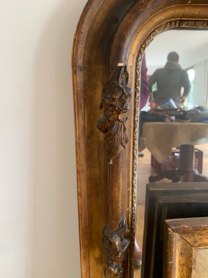 Deux miroirs en stuc doré 

XIXe siècle

Hauteur...