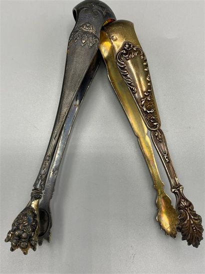 Two silver sugar tongs 

Weight : 85 g