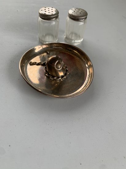 
Silver lot including a Mexican hat (830...