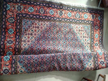 Tapis Iran à motifs géométriques, entrelacs...