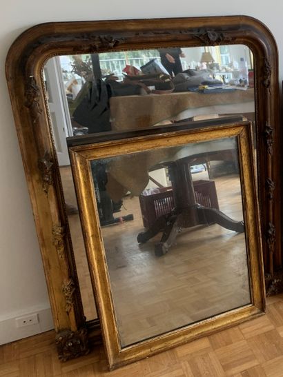 Deux miroirs en stuc doré 

XIXe siècle

Hauteur...
