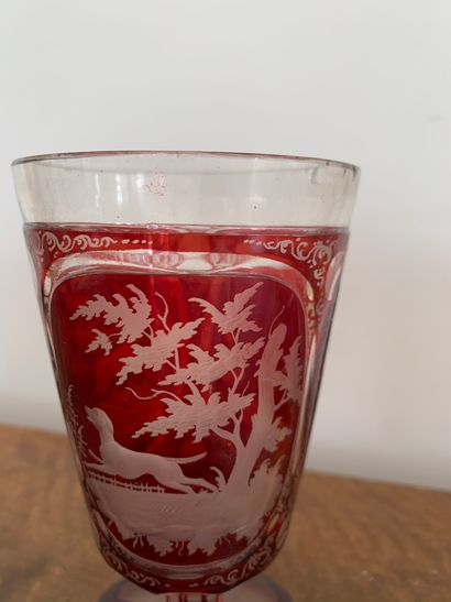 Lot de trois coupes, verrerie du Rhin à décor...