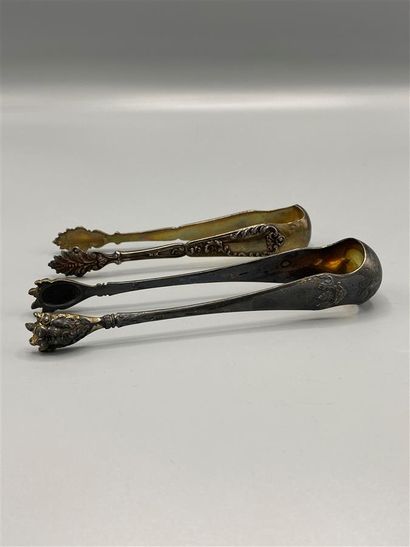 Two silver sugar tongs 

Weight : 85 g