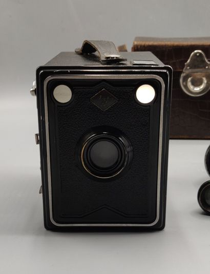 Lot comprenant un appareil photo Agfa et...