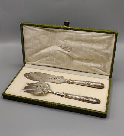 Silver plated metal fish service cutlery,...