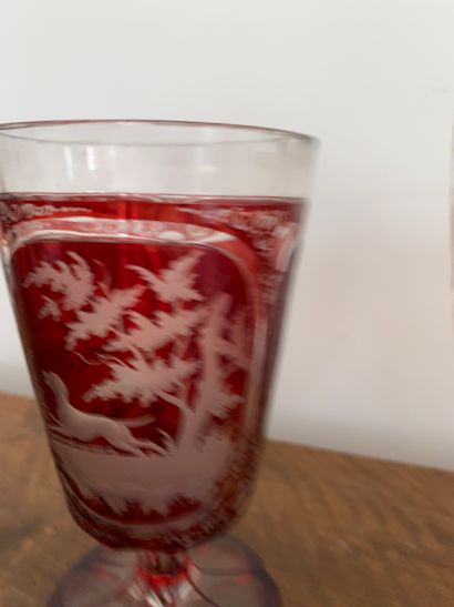 Lot de trois coupes, verrerie du Rhin à décor...