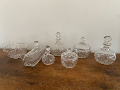 Nécessaire de toilette en cristal taillé...