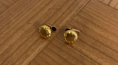 Three collar buttons in yellow gold 18 k...