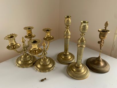 Paire de chandeliers, une paire de flambeaux...