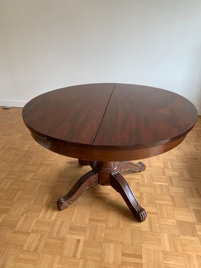 Table de salle à manger en placage d'acajou...