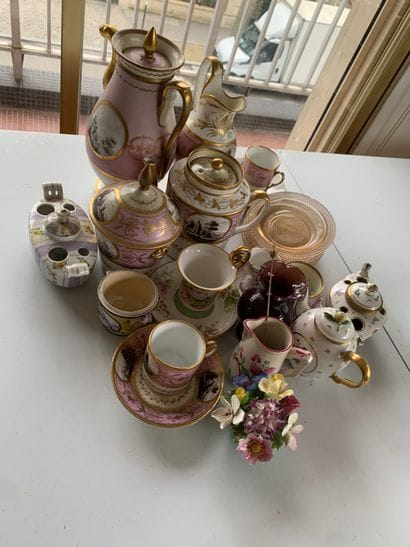 Lot of ceramics including inkwells, cups,...