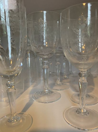Partie de service de verres en cristal m...