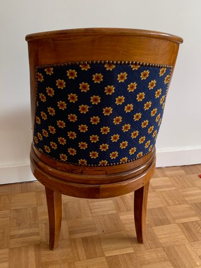 Fauteuil de bureau modifié. Garniture aux...