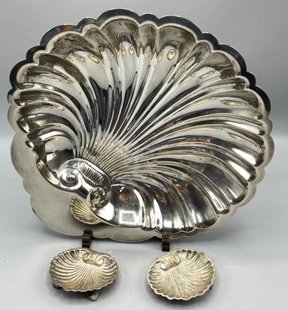 Bread basket in silver plated metal simulating...