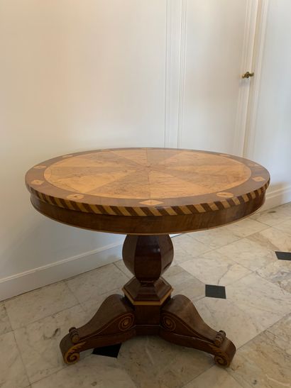 Table guéridon rond en bois de placage à...