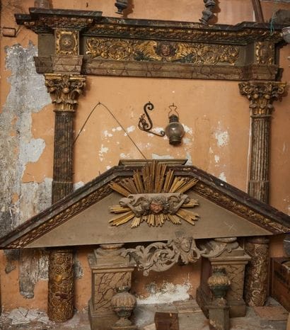Important gilded and lacquered carved wood...