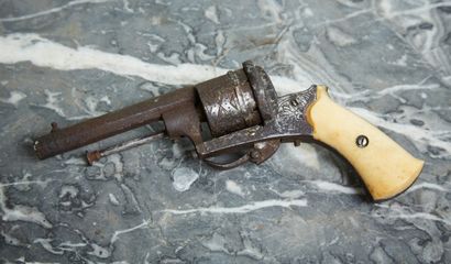 Bag revolver (accident)

19th century

Length...