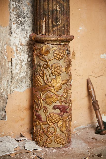 Important gilded and lacquered carved wood...
