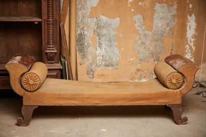 Méridienne ou lit de repos en acajou et placage...