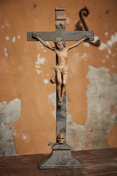 Christ in polychrome carved wood.

Old provincial...