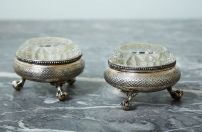 Paire de salières en métal argenté anglais

Hauteur...