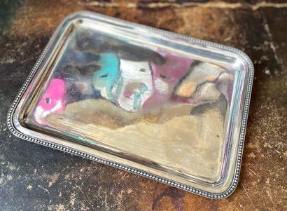 Petit plateau rectangulaire en argent, bords...