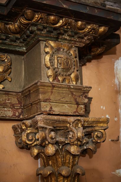 Important gilded and lacquered carved wood...