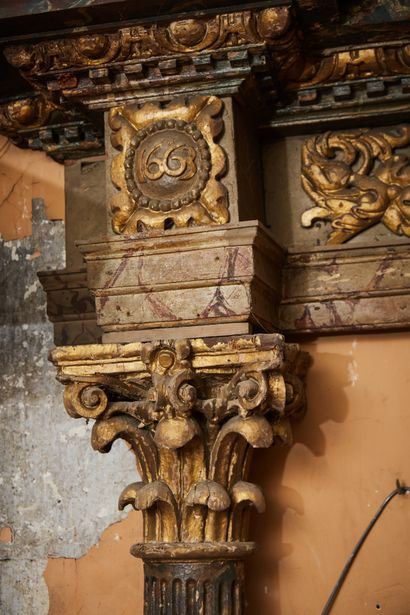 Important gilded and lacquered carved wood...