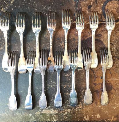 Lot de 15 grandes fourchettes en argent uniplat...