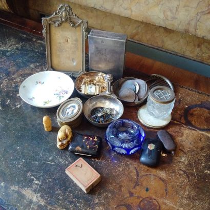 Lot of miscellaneous items not worthy of...